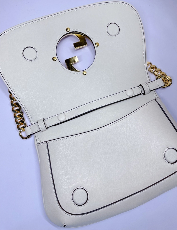 激安グッチバッグコピー着用イメージ